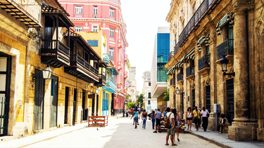 entran en vigor restricciones para compraventa de viviendas en zonas turisticas de cuba