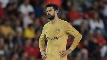 le ponen cancion de shakira a pique cuando sale a entrenar (video)