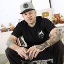 ARCHIVO - El músico y realizador René Pérez Joglar, conocido profesionalmente como Residente, posa en Nueva York en una fotografía del 12 de julio de 2019. Residente lanzó su segundo álbum solista “Las letras ya no importan” el 22 de febrero de 2024. (Foto Brian Ach/Invision/AP, Archivo)