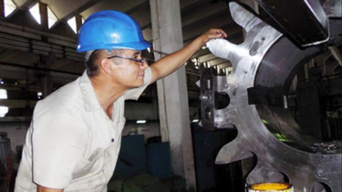 las autoridades anuncian subidas salariales para operarios de alta calificacion en cuba