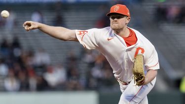 Webb poncha a 7; Gigantes vencen a Rockies de nuevo