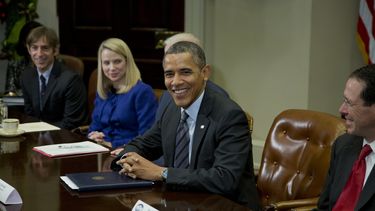 americateve | El presidente Barack Obama se re&uacute;ne con directivos de empresas tecnol&oacute;gicas en la Casa Blanca, en Washington, el martes 17 de diciembre de 2013. (AP Foto/ Evan Vucci)