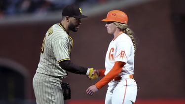 Alyssa Nakken, primera mujer coach de campo en MLB