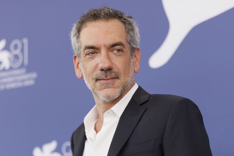 ARCHIVO - El director Todd Phillips en la sesión fotográfica de la película Joker: Folie A Deux durante la 81ª edición del Festival de Cine de Venecia en Venecia, Italia, el 4 de septiembre de 2024.(Foto Vianney Le Caer/Invision/AP, archivo)