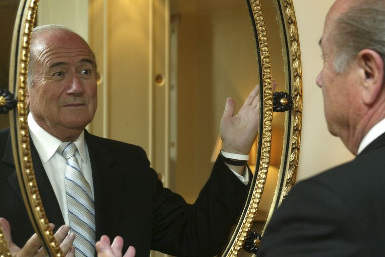 DEP-FUT_BLATTER-RENUNCIA-1.jpg