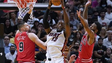 Heat derrota 112-99 a Bulls y amplia liderato en el Este