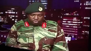 cae otro aliado de los castro: el ejercito toma el control de la capital de zimbabue