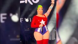 la diosa lleno el watsco center de miami, pidio libertad para cuba y honro a celia cruz