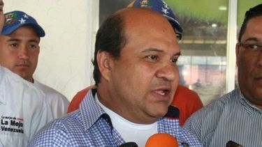 el regimen de maduro imputo al periodista roland carreno por terrorismo, y dictamino la privacion de su libertad