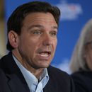 El gobernador de Florida Ron DeSantis durante un evento político, el viernes 19 de mayo de 2023, en Bedford, Nueva Hampshire. (AP Foto/Robert F. Bukaty)