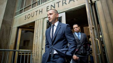 americateve | El actor Shia LaBeouf contó en una entrevista que, durante la presentación en febrero de su performance '#IAMSORRY', una mujer entró al sitio donde él hacía la representación y lo obligó a tener sexo