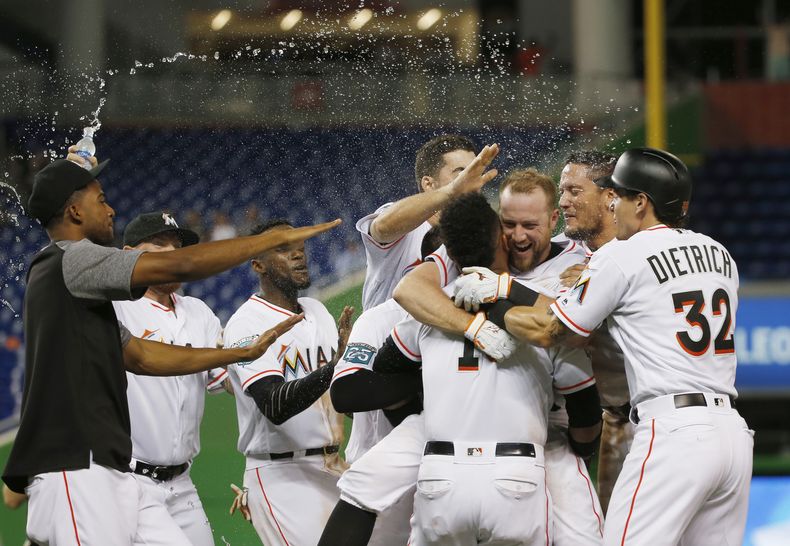 DEP-BEI_CERVECEROS-MARLINS-0.jpg