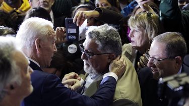 Demócratas moderados están felices por avances de Biden