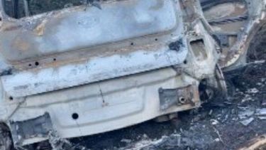 encuentran una guagua quemada que seria la que utilizaron los sicarios del doble asesinato en guayama