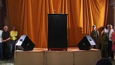 Micrófono que se usó para la performance de Bruguera en 2009 en la Bienal de La Habana.