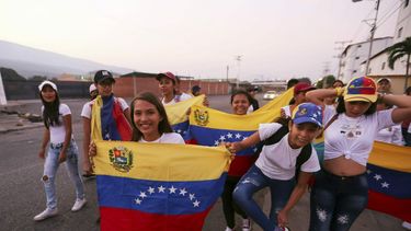 venezuela anuncia cierre parcial de la frontera con colombia