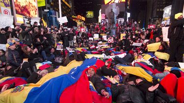 americateve | Los manifestantes rechazaban la presencia de Nicolás Maduro  y también exigieron la liberación de todos los presos políticos.