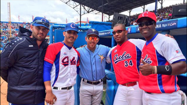 arrestan a fanatico enfurecido por visita de rays a cuba