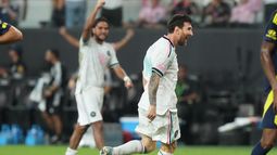 El argentino Lionel Messi, del Inter Miami, celebra tras marcar ante Nashville en un partido de la MLS, realizado el sábado 12 de septiembre de 2026 (AP Foto/Marta Lavandier)