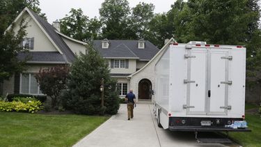 autoridades federales allanan casa de vocero de subway