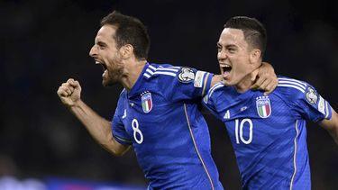 El italiano Giacomo Bonaventura celebra tras anotar el primer gol de la selección en el encuentro del Grupo C de la eliminatoria al Campeonato Europeo ante Malta el sábado 14 de octubre del 2023. ( Fabio Ferrari/LaPresse via AP)