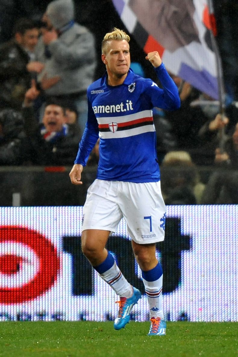 El argentino Maxi L&oacute;pez, de la Sampdoria, celebra su gol en un partido frente al Genoa, el lunes 3 de febrero de 2014 (AP Foto/Tano Pecoraro)