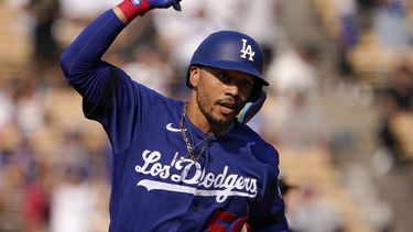 Betts llega a 200 HRs en triunfo de Dodgers sobre Gigantes