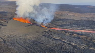 hawai: sigue disminuyendo la erupcion del volcan mauna loa