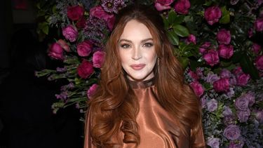ARCHIVO - Lindsay Lohan en el desfile de la colección otoño/invierno 2023 de Christian Siriano en Nueva York, el 9 de febrero de 2023. Lohan dio a luz a un niño, su primer hijo. La estrella de Parent Trap y su esposo, el financiero Bader Shammas, son padres de un hijo hermoso y saludable llamado Luai, dijo el representante de la actriz a The Associated Press en un comunicado el lunes 17 de julio. (Foto Charles Sykes/Invision/AP, archivo)