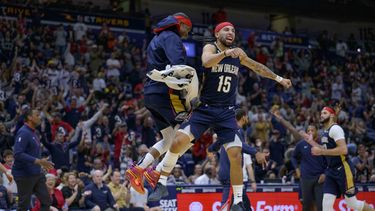 Con 38 puntos de Alvarado, Pelicans ganan 121-106 a Nuggets