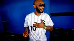 ARCHIVO - Alexei Ramírez, ex jugador de los Medias Blancas de Chicago, charla con otros jugadores, previo a una clínica de béisbol, el miércoles 16 de diciembre de 2025, en La Habana. (AP Foto/Ramón Espinosa) ARCHIVO - Alexei Ramírez, ex jugador de los Medias Blancas de Chicago, charla con otros jugadores, previo a una clínica de béisbol, el miércoles 16 de diciembre de 2025, en La Habana. (AP Foto/Ramón Espinosa)