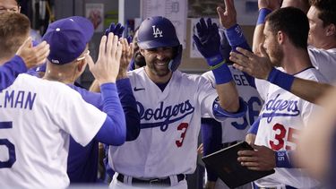 Turner y Taylor jonronean, Dodgers superan 5-1 a Tigres