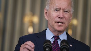 Biden pide a republicanos permitir ampliación de deuda