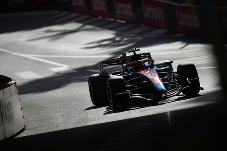 El francés Pierre Gasly, de la escudería Alpine, durante la segunda práctica libre en el circuito callejero de Mónaco, el viernes 5 de junio de 2026, previo al Gran Premio de F1 de Mónaco. (AP Foto/Fatima Shbair)