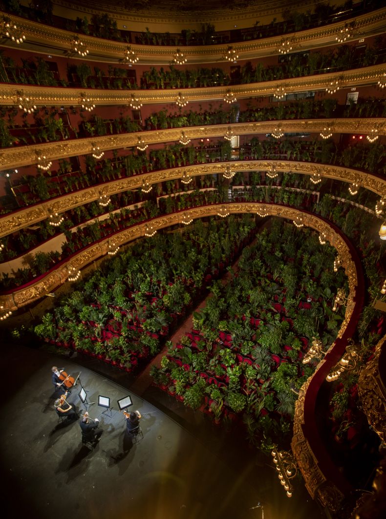 ESP-MUS_CORONAVIRUS-OPERA-BARCELONA-0.jpg