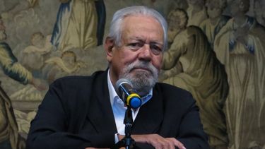 El autor mexicano Gonzalo Celorio, ganador del Premio Cervantes 2025, asiste a una conferencia en la Ciudad de México el martes 4 de noviembre de 2025. (Foto AP/Berenice Bautista)