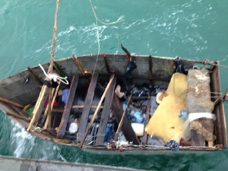 Su embarcación navegaba en medio de un fuerte oleaje e intensas rachas de viento tras el paso de un frente frío.