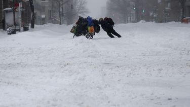 tormenta de nieva provoca grandes perdidas y retrasos en los vuelos