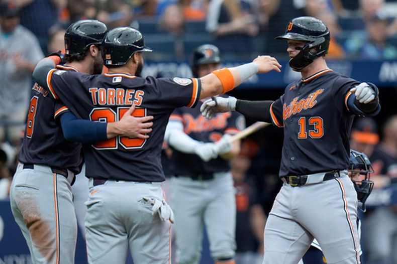 Dillon Dingler (13) de los Tigres de Detroit luego de batear un jonrón ante los Rays de Tampa Bay, el miércoles 3 de junio de 2026, en St. Petersburg, Florida. (AP Foto/Chris OMeara)