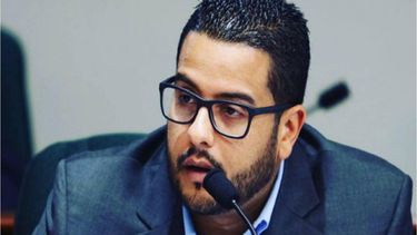 representante invita a ciudadanos a ver cuanto les aumentara el pago del crim