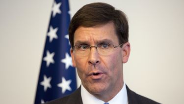 Mark Esper retira demanda contra Departamento de Defensa