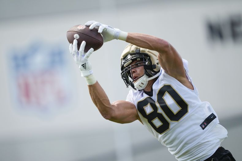 Jimmy Graham, tight end de los Saints de Nueva Orléans, entrena el miércoles 26 de julio de 2023 (AP Foto/Gerald Herbert)