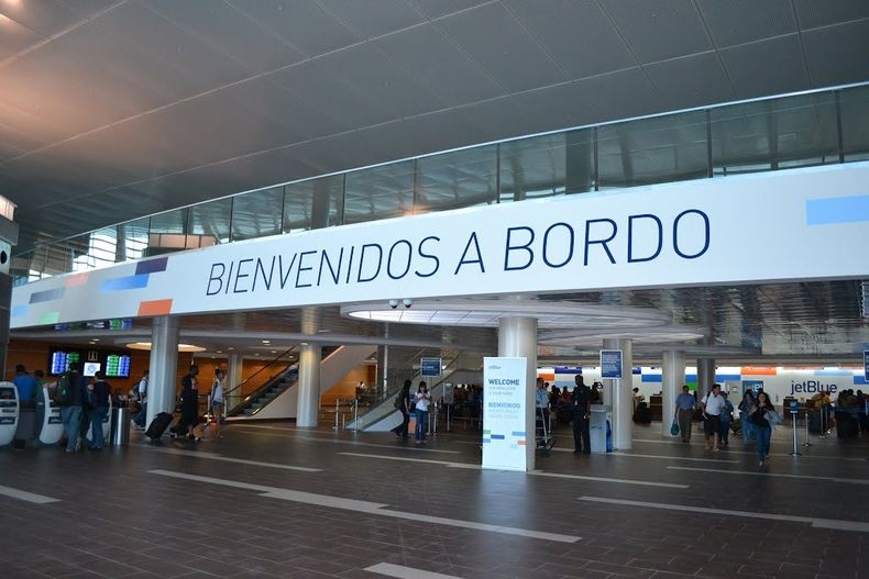 Hall-principal-del-Aeropuerto-Internacional-Luis-Muñoz-Marin-1024x683.jpg
