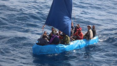 eeuu refuerza vigilancia de inmigrantes en el mar