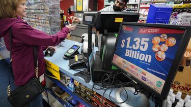 un boleto en maine gana el bote millonario de mega millions