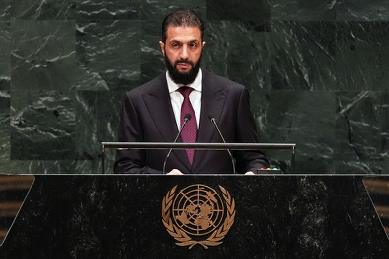 El presidente sirio Ahmed al-Sharaa en la Asamblea General de las Naciones Unidas en la sede del organismo en Nueva York, el 23 de septiembre del 2026. (AP foto/Heather Khalifa)