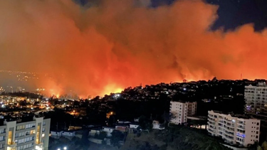 Chile declaró el estado de catástrofe por un impresionante incendio que afectó a más de 400 viviendas en Viña del Mar