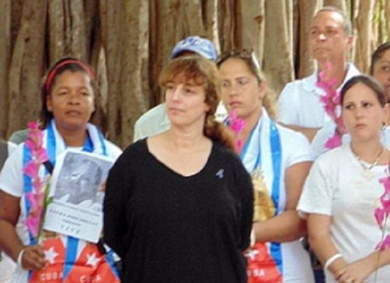 Tania Bruguera damas de blanco.jpg
