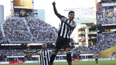 Igor Jesus, de Botafogo, celebra después de marcar el segundo gol de su equipo durante el partido de fútbol del Mundial de Clubes correspondiente al Grupo B entre Botafogo y Seattle Sounders en el estadio Lumen Field, el domingo 15 de junio de 2025, en Seattle (AP Foto/Ryan Sun)