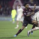 Milan pierde puntos, con empate en Salerno